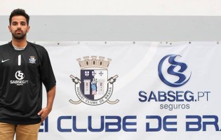 Francisco Veludo assina pelo HC Braga