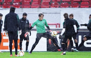Vladimir Stojkovic cumpre pré-temporada com os seniores do Sporting CP
