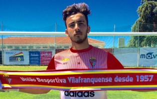 Tiago Martins assina pela UD Vilafranquense