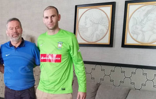 Eduardo Gottardi assina pelo CS Marítimo