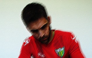 Ricardo Janota assina pelo CD Tondela
