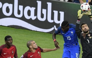 Rui Patrício eleito o melhor guarda-redes do Euro’2016