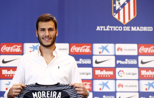 André Moreira apresentado no Atlético: “Orgulho por aprender com Oblak e Moyá”