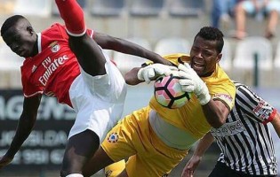 Paulo Vítor dos Anjos em bom plano no Varzim SC 2-0 SL Benfica B