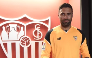Salvatore Sirigu emprestado ao Sevilla FC