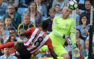 Willy Caballero começa era Pep Guardiola a titular e com 80% de eficácia no passe