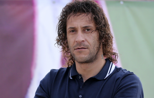 Carlos Fernandes: “Tenho por objetivo bater a marca de Van der Sar”