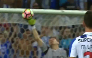 Iker Casillas assina defesa espetacular no FC Porto 3-0 Vitória SC