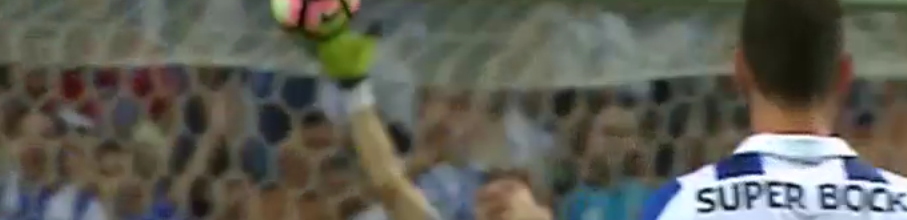 Iker Casillas assina defesa espetacular no FC Porto 3-0 Vitória SC