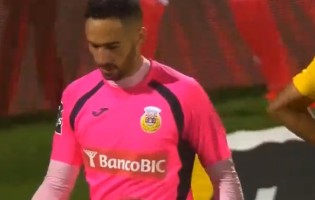 Rafael Bracali destaca-se ao evitar seis golos no FC Arouca 1-2 SL Benfica