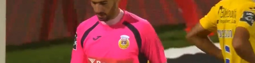 Rafael Bracali destaca-se ao evitar seis golos no FC Arouca 1-2 SL Benfica