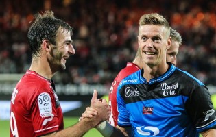 Romain Salin estreou-se na Ligue 1 fechando a baliza do EA Guingamp