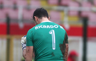 Ricardo Moura defende dois penaltis e garante passagem do Leixões SC na Taça
