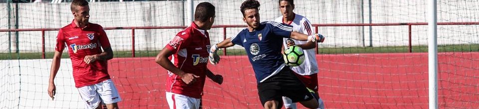 Tiago Martins reina na baliza da UD Vilafrenquense aos 18 anos, não sofre há 300 minutos e foi chamado à seleção sub-19