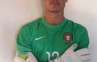 Daniel Figueira, aos 18 anos, convocado pelo Vitória SC