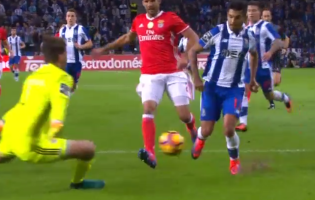 Ederson Moraes brilha, erra e decide no último lance – FC Porto 1-1 SL Benfica