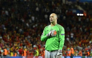Gábor Király retira-se da seleção Húngara aos 40 anos