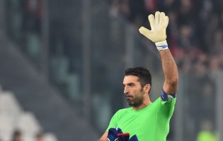 Gianluigi Buffon e Manuel Neuer candidatos a jogador FIFA do Ano