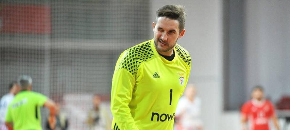 Hugo Figueira apura SL Benfica para a EHF Cup com 19 defesas O ...