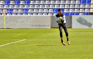 Ricardo Fernandes estreia-se e é o melhor em campo – SL Benfica B 0-1 AD Fafe