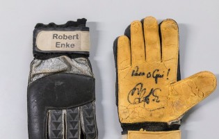 Luvas de Robert Enke doadas ao Património Cultural do SL Benfica