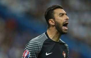 Dino Zoff diz que Rui Patrício é “um guarda-redes como deve de ser”