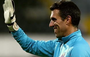 Carlos Pires: o treinador de guarda-redes do GD Chaves que vai mandar no Dragão