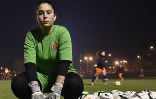 Íris Silva: aos 15 anos a defender entre seniores no Viseu 2001