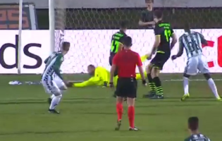 Beto Pimparel faz bela defesa no Vitória FC 2-1 Sporting CP