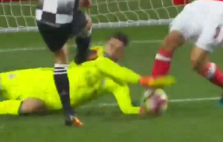 Ederson Moraes impede vitória surpreendente com bela defesa – SL Benfica 3-3 Boavista FC