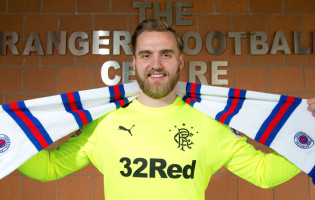 Jak Alnwick assina pelo Rangers