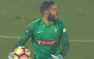José Moreira em bom plano no FC Arouca 2-1 Estoril