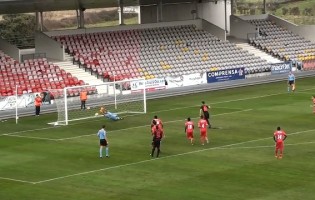 Vozinha defendeu dois penaltis no Gil Vicente FC 1-1 SL Benfica B