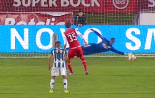 Bruno Varela defende penalti no Vitória FC 1-1 SC Braga