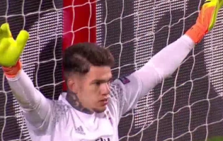 Ederson Moraes defende grande penalidade e é o melhor em campo – SL Benfica 1-0 Borussia Dortmund