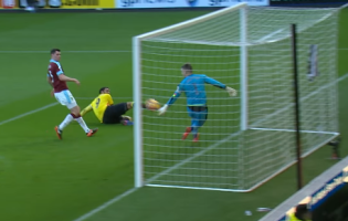 Tom Heaton protagoniza defesa espetacular – Watford FC 2-1 Burnley FC