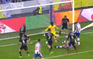 Bruno Varela preponderante com defesa de qualidade e saída no último minuto – FC Porto 1-1 Vitória FC