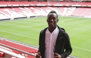 Celton Biai assina contrato profissional com o SL Benfica