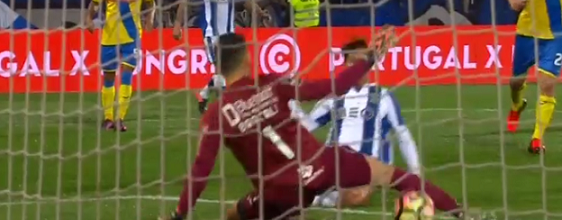 Rafael Bracali regressa ao relvado ao fim de 2 meses e adia goleada – FC Arouca 0-4 FC Porto
