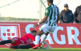 Vaná Alves vale pontos em saída vertiginosa nos descontos – Vitória FC 1-2 CD Feirense