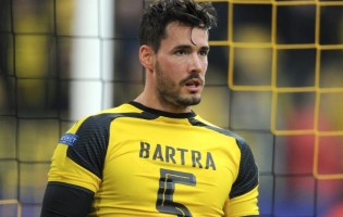 Roman Bürki fala sobre atentado aos jogadores do Borussia Dortmund, insónias e