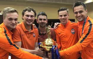 Toni Ferreira também conquista Taça da Ucrânia pelo Shakhtar e celebra dobradinha