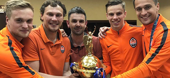 Toni Ferreira também conquista Taça da Ucrânia pelo Shakhtar e celebra dobradinha