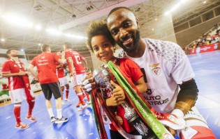 Bebé Vaz festejou 21º título após vencer quinta Taça de Portugal com o SL Benfica