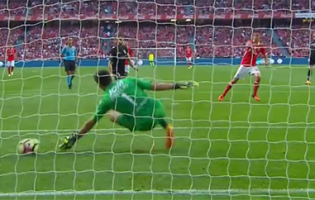 Douglas Jesus impediu sexto golo com defesa espetacular – SL Benfica 5-0 Vitória SC