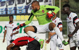 Márcio Paiva e Filipe Ferreira devolvem UD Oliveirense à Segunda Liga com 15 balizas virgens