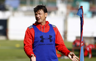 Hernán Cristante: “Podia defender sem uma mão, mas não sem uma perna”