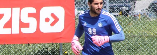 Marco Rocha assina pelo Santa Clara