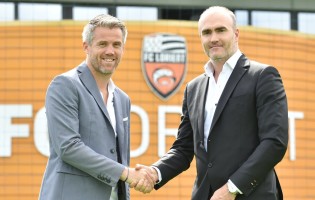 Mickaël Landreau assume cargo de treinador principal do FC Lorient