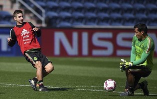 Rodolfo Cota assume convocação no México após lesão de Jesús Corona